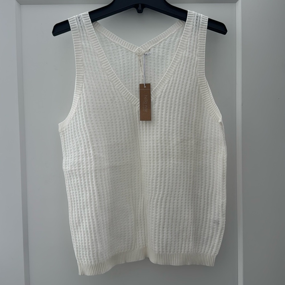 NWT hello nite tank top. Size small. 100% cotton